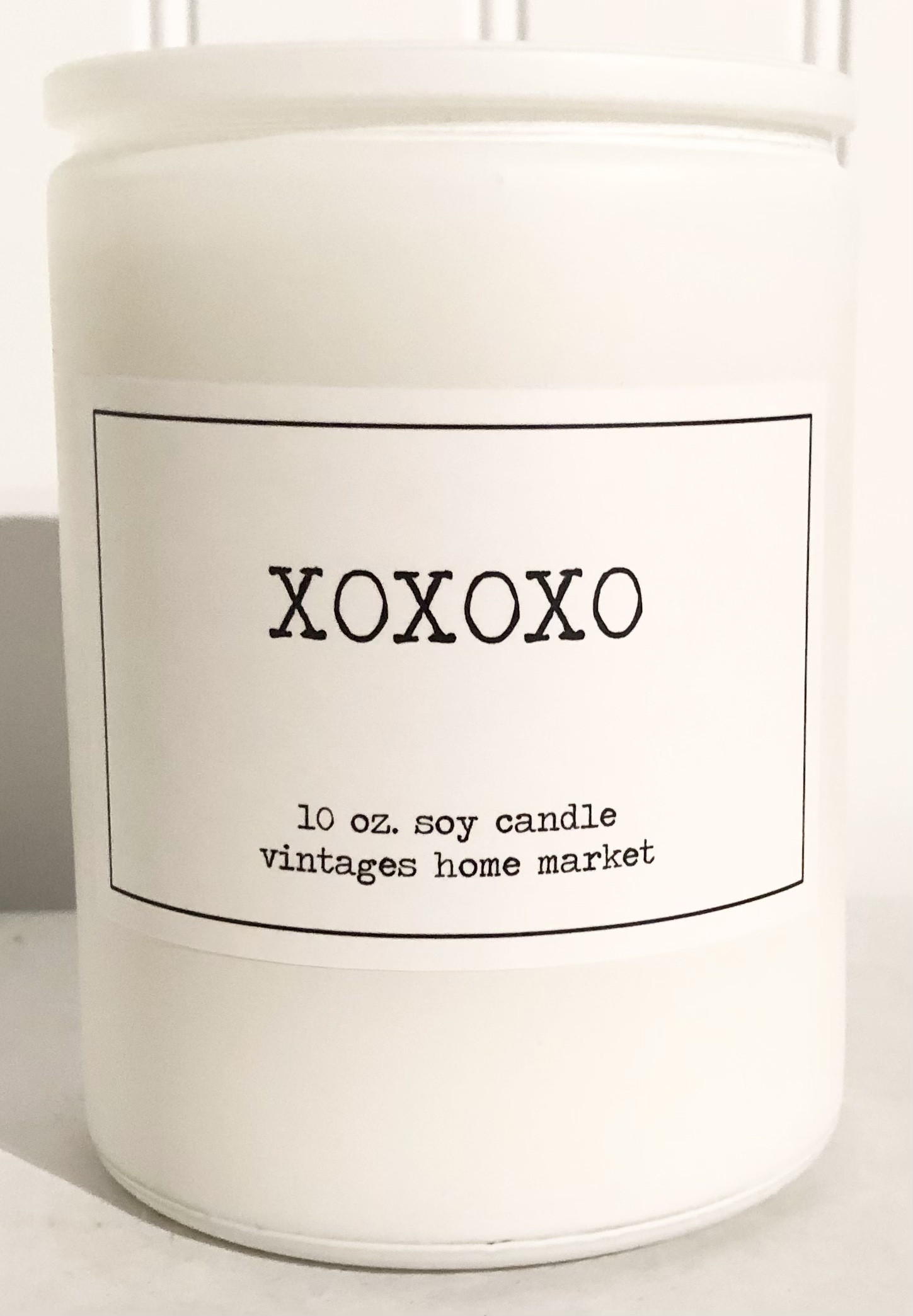 Vintages Home Market - XOXOXO  Candle,  Apothecary 10oz